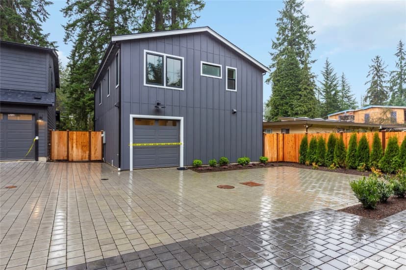 Property photo for 11607 Ne 112th Street #2, Kirkland photo 39