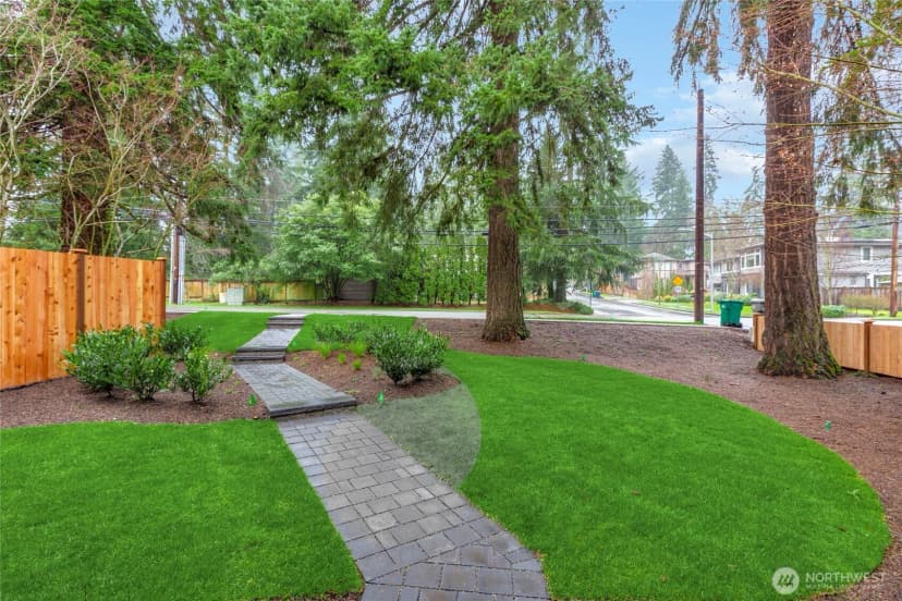 Property photo for 11607 Ne 112th Street #2, Kirkland photo 37