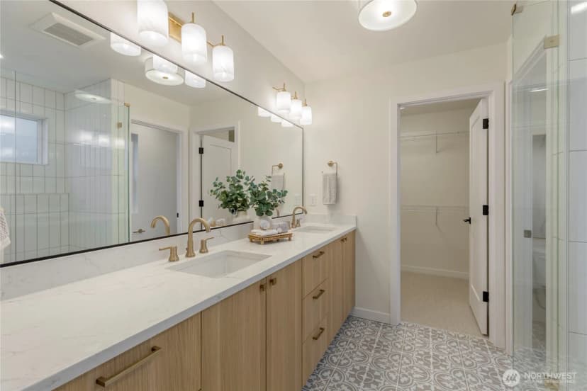 Property photo for 11607 Ne 112th Street #2, Kirkland photo 33