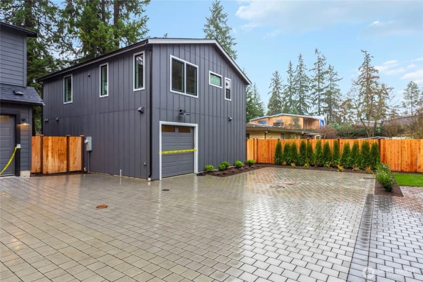 Property photo for 11607 Ne 112th Street #2, Kirkland photo 38