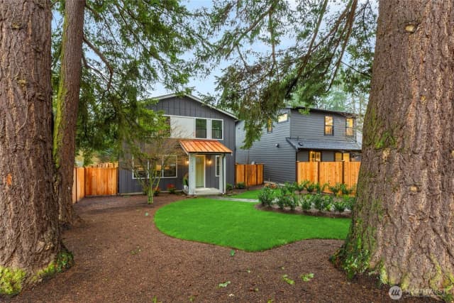 Property photo for 11607 Ne 112th Street #2, Kirkland photo 2