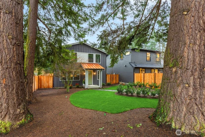 Property photo for 11607 Ne 112th Street #2, Kirkland photo 2