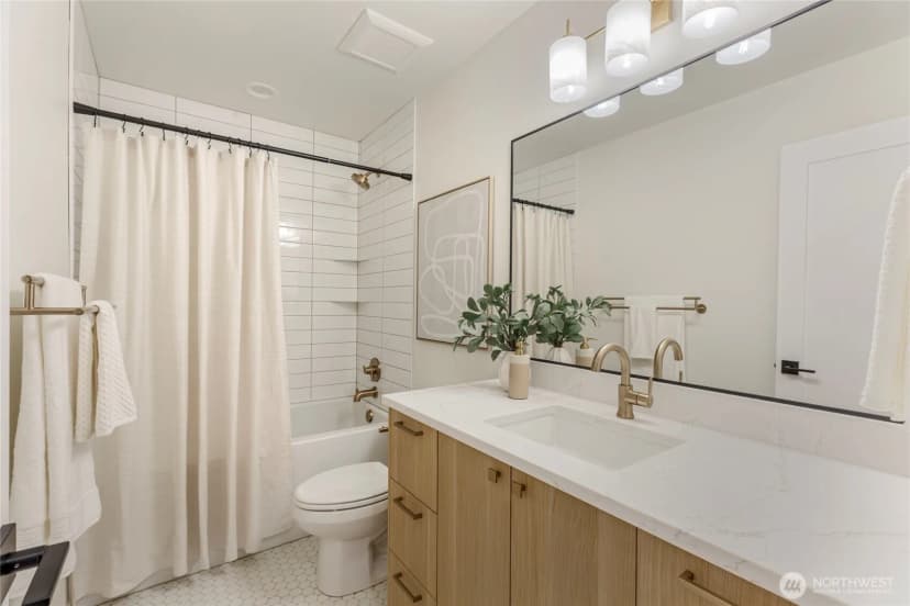 Property photo for 11607 Ne 112th Street #2, Kirkland photo 24