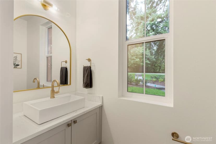 Property photo for 11607 Ne 112th Street #2, Kirkland photo 36