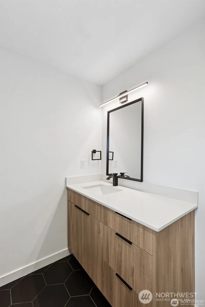Property photo for 4002 Courtland Place S, Seattle photo 13