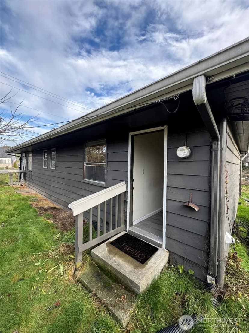 Property photo for 10908 10910 Valley Avenue E, Puyallup photo 25