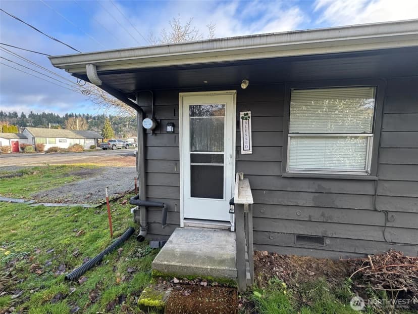 Property photo for 10908 10910 Valley Avenue E, Puyallup photo 12