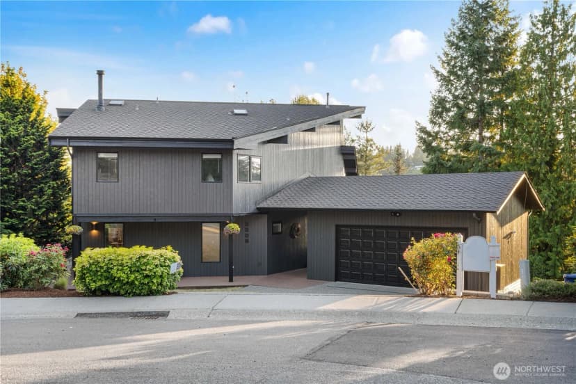 Property photo for 2205 135th Pl Se, Bellevue