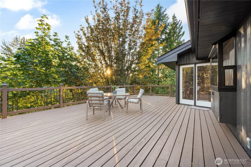 Property photo for 2205 135th Pl Se, Bellevue photo 38