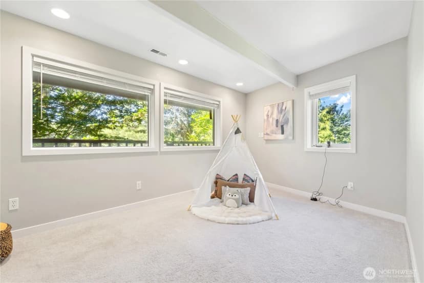 Property photo for 2205 135th Pl Se, Bellevue photo 29