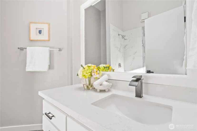 Property photo for 2205 135th Pl Se, Bellevue photo 33