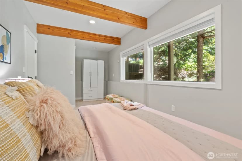 Property photo for 2205 135th Pl Se, Bellevue photo 28
