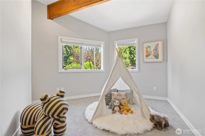 Property photo for 2205 135th Pl Se, Bellevue photo 23
