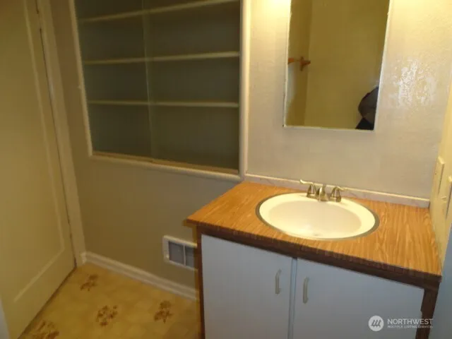 Property photo for 411 W 4th Street, Aberdeen photo 38