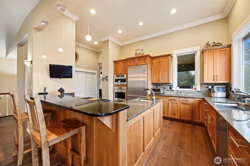 Property photo for 414 S Clarkwood Drive, Bellingham photo 9