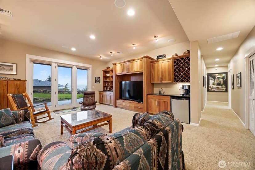 Property photo for 414 S Clarkwood Drive, Bellingham photo 26