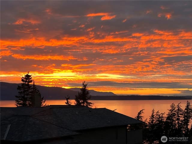 Property photo for 414 S Clarkwood Drive, Bellingham photo 3