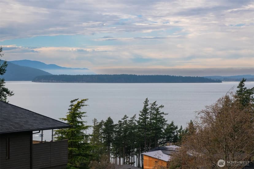 Property photo for 414 S Clarkwood Drive, Bellingham