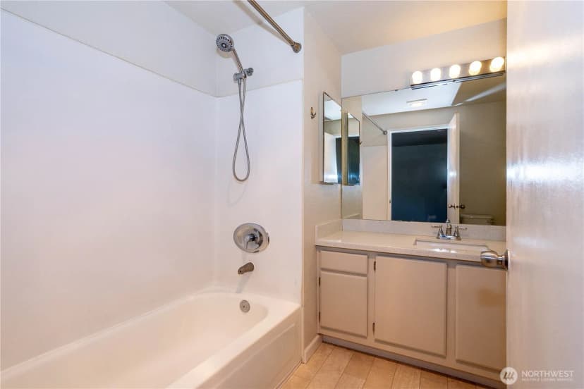 Property photo for 4231 Ne 5th Street #c102, Renton photo 20
