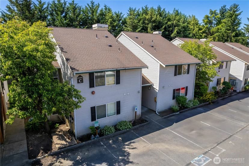 Property photo for 4231 Ne 5th Street #c102, Renton photo 27