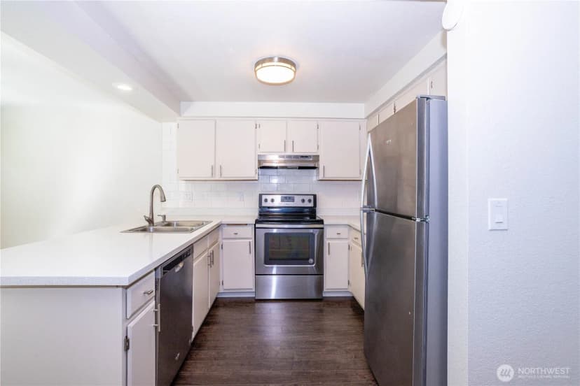 Property photo for 4231 Ne 5th Street #c102, Renton photo 8