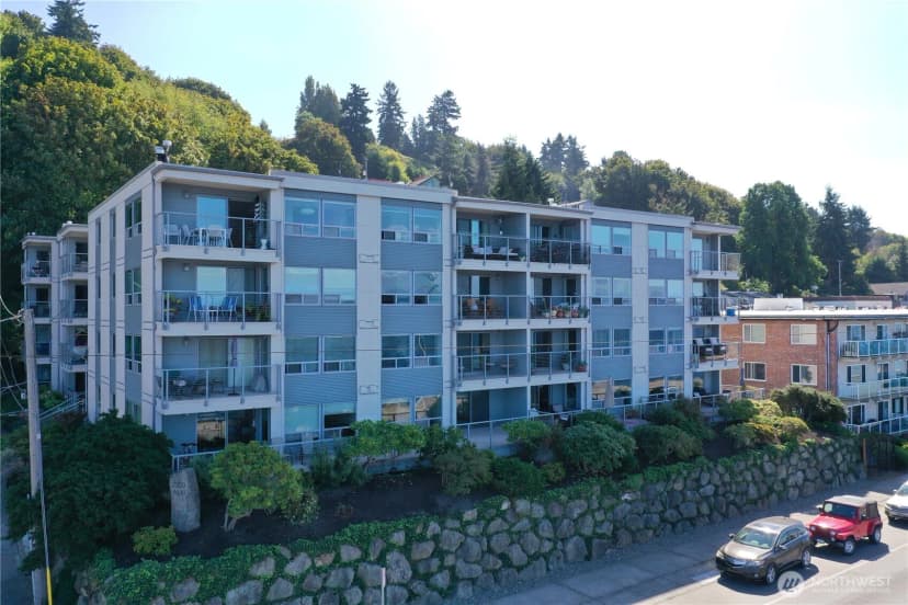 Property photo for 2200 Alki Avenue Sw #103, Seattle photo 2