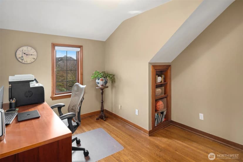 Property photo for 2256 W Viewmont Way W, Seattle photo 31