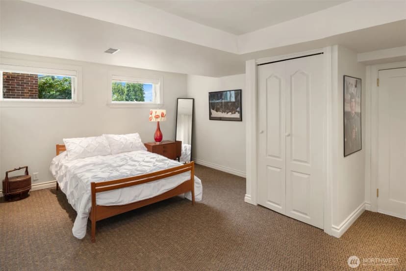 Property photo for 2256 W Viewmont Way W, Seattle photo 37
