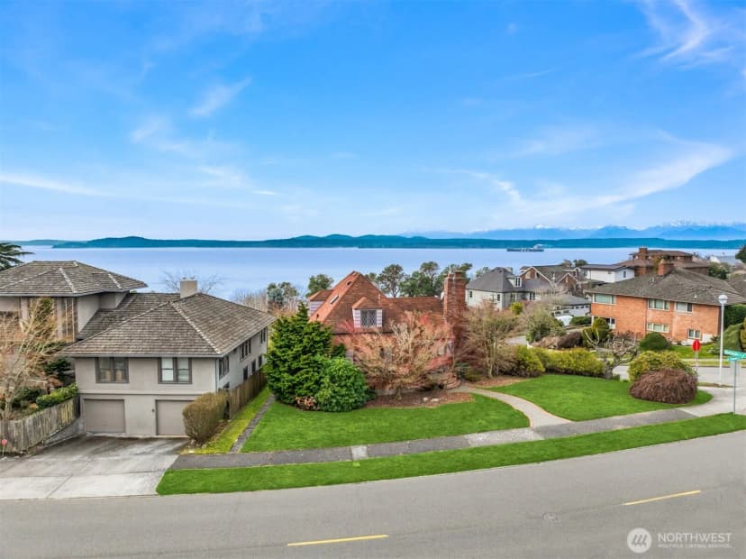Property photo for 2256 W Viewmont Way W, Seattle photo 8
