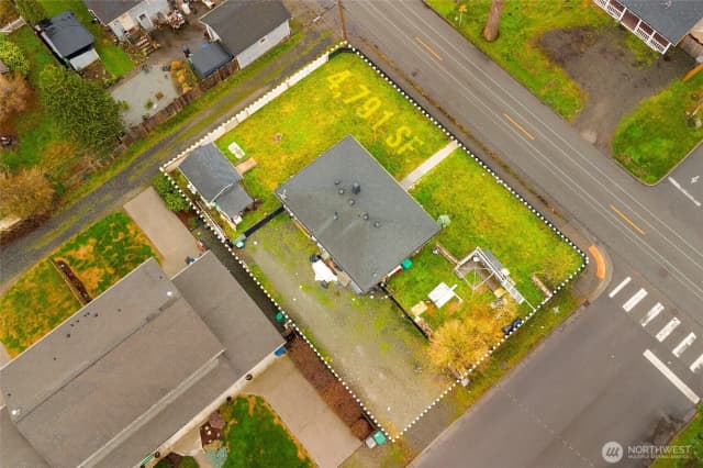 Property photo for 103 E Highland Drive, Arlington photo 2