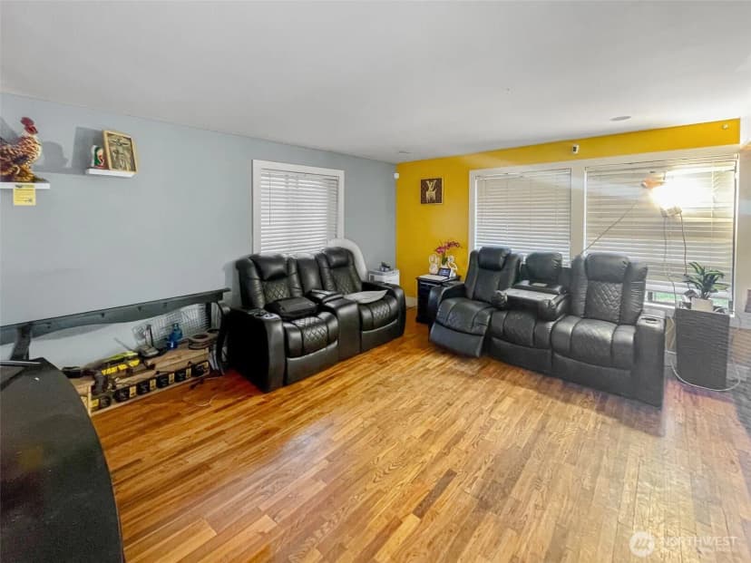 Property photo for 103 E Highland Drive, Arlington photo 6