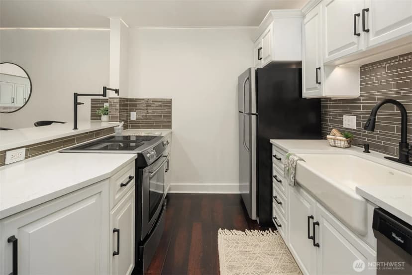 Property photo for 1400 Bellevue Way Se #4, Bellevue photo 7