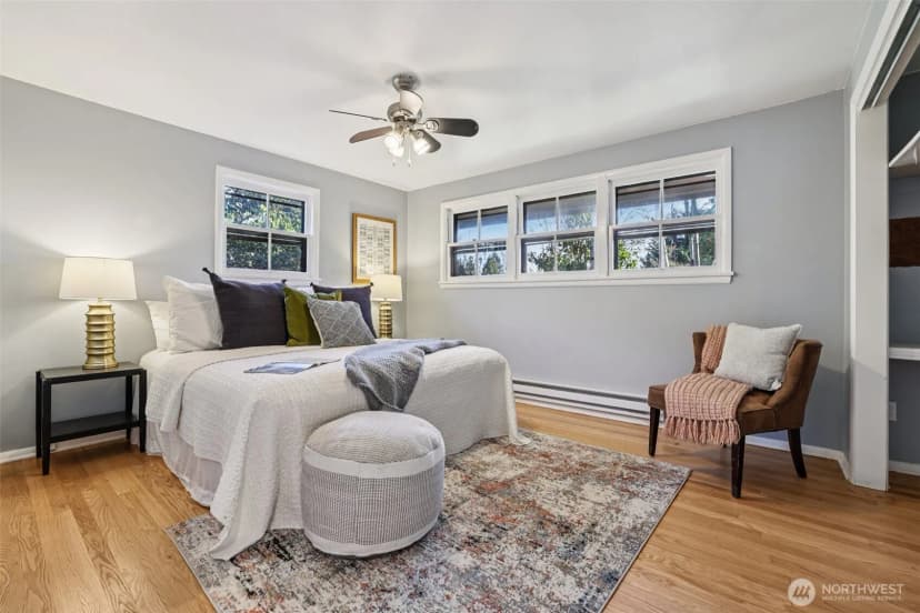 Property photo for 10219 15th Avenue Ne, Seattle photo 12