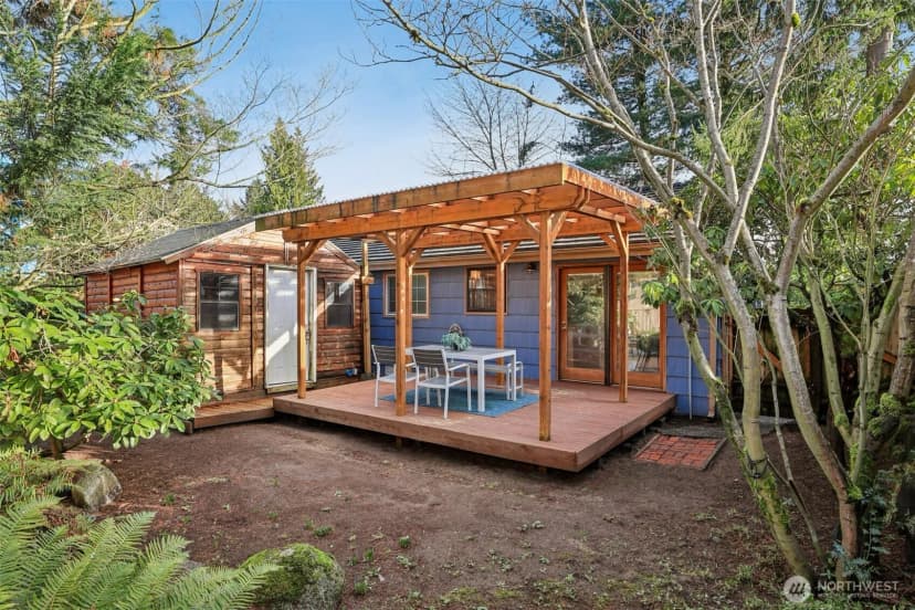 Property photo for 10219 15th Avenue Ne, Seattle photo 20