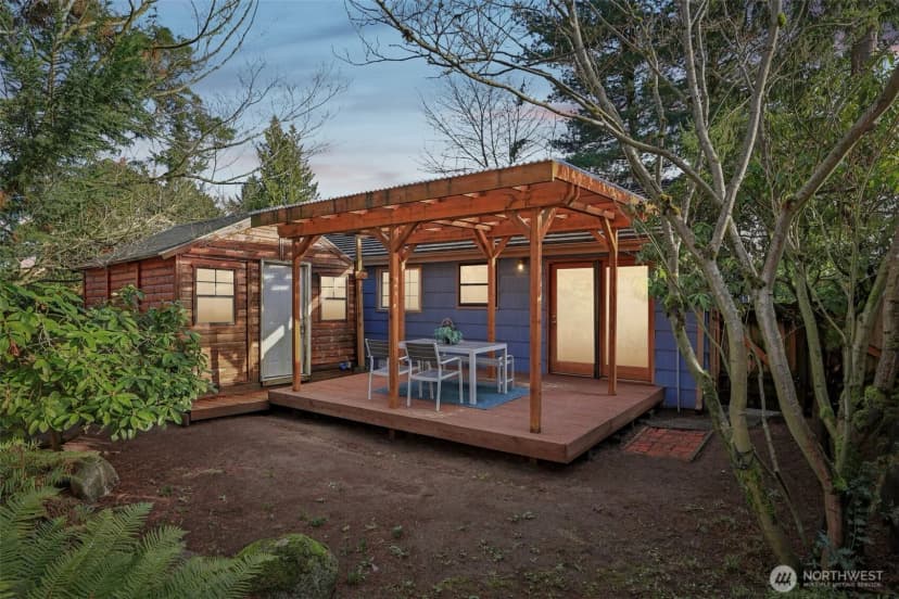 Property photo for 10219 15th Avenue Ne, Seattle photo 21