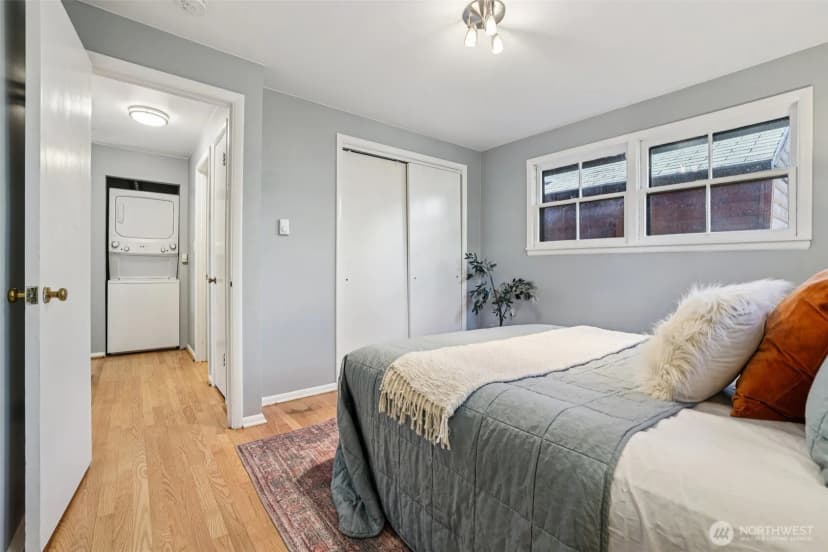 Property photo for 10219 15th Avenue Ne, Seattle photo 15