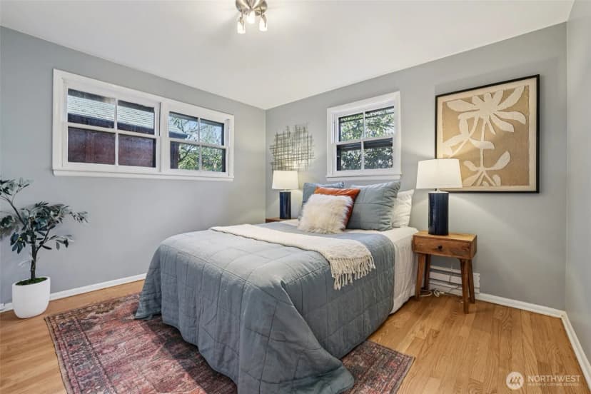 Property photo for 10219 15th Avenue Ne, Seattle photo 14