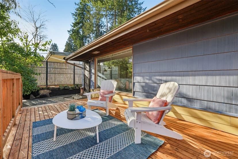 Property photo for 10219 15th Avenue Ne, Seattle photo 3