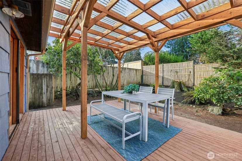 Property photo for 10219 15th Avenue Ne, Seattle photo 19