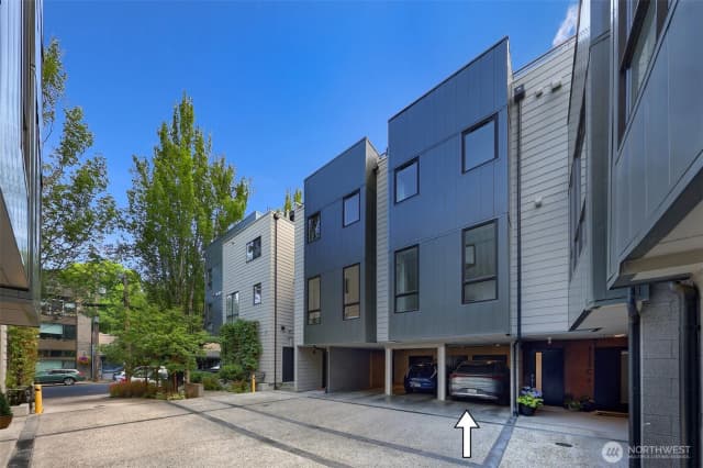 Property photo for 1117 34th Avenue #b, Seattle photo 4