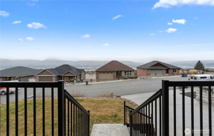 Property photo for 2627 Catalina Avenue, East Wenatchee photo 6