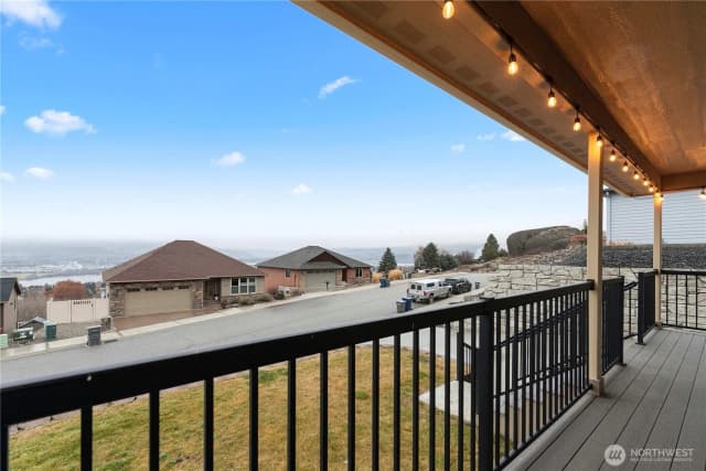 Property photo for 2627 Catalina Avenue, East Wenatchee photo 4