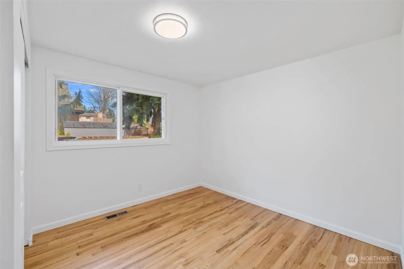 Property photo for 20430 12th Avenue S, Sea Tac photo 23
