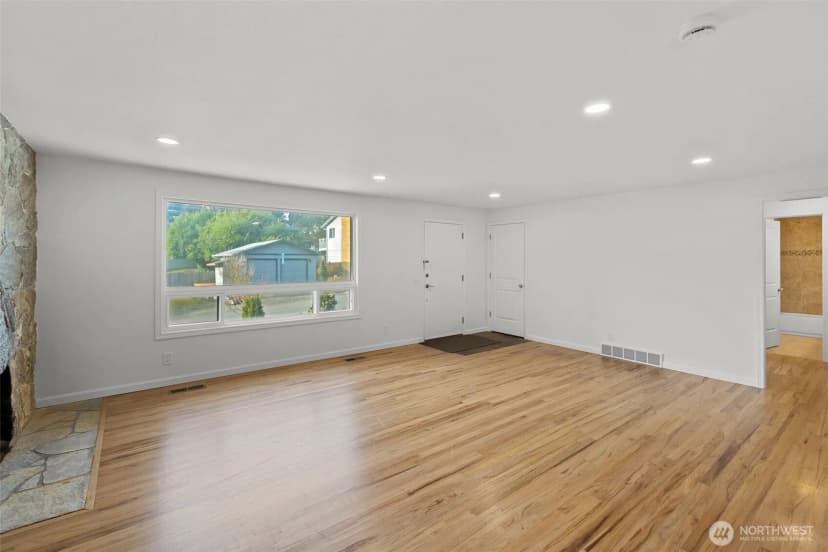 Property photo for 20430 12th Avenue S, Sea Tac photo 16
