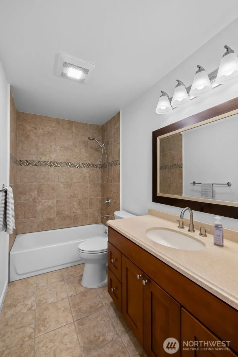 Property photo for 20430 12th Avenue S, Sea Tac photo 17