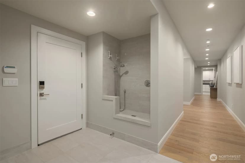 Property photo for 8926 Ne 36th Street, Yarrow Point photo 37
