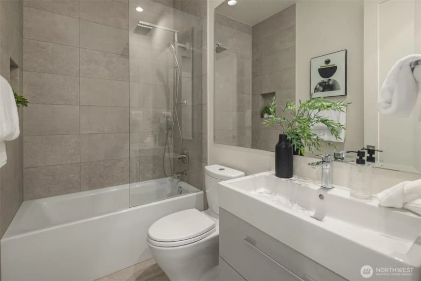 Property photo for 8926 Ne 36th Street, Yarrow Point photo 30
