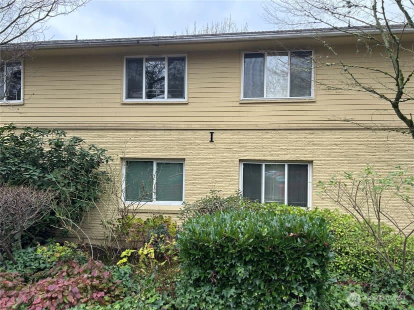 Property photo for 4717 Terrace Drive Ne #4717, Seattle photo 13
