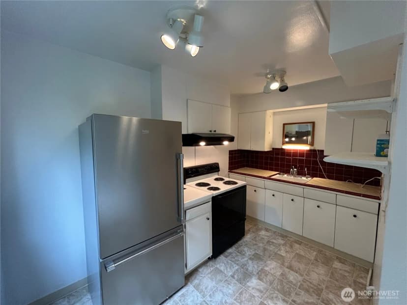 Property photo for 4717 Terrace Drive Ne #4717, Seattle photo 10