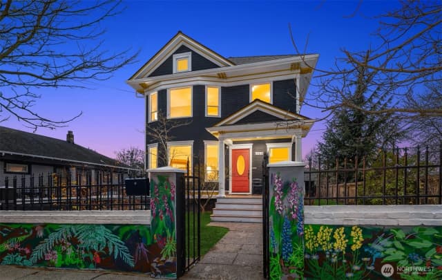 Property photo for 703 24th Avenue S, Seattle